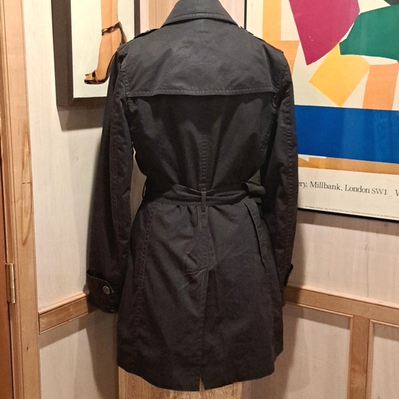 Burberry Brit mid length trench coat with detachable quilted lining 10 - Picture 6 of 12